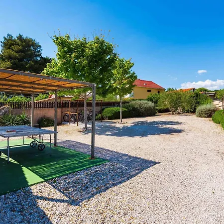 Tea Estate With Private Pool And Garden