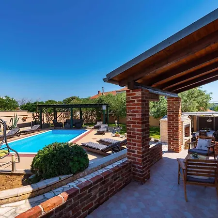 Tea Estate With Private Pool And Garden Posedarje