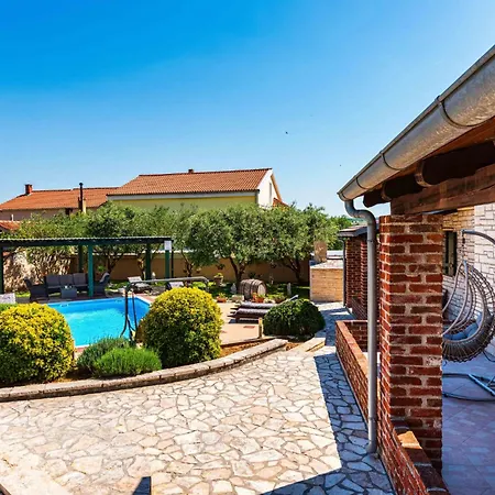 Tea Estate With Private Pool And Garden