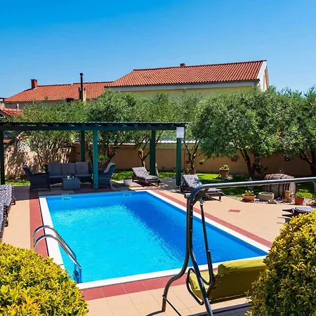 Willa Tea Estate With Private Pool And Garden Posedarje